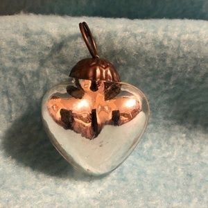 Vtg Victorian kugel-Style Silver”Mercury” Charm